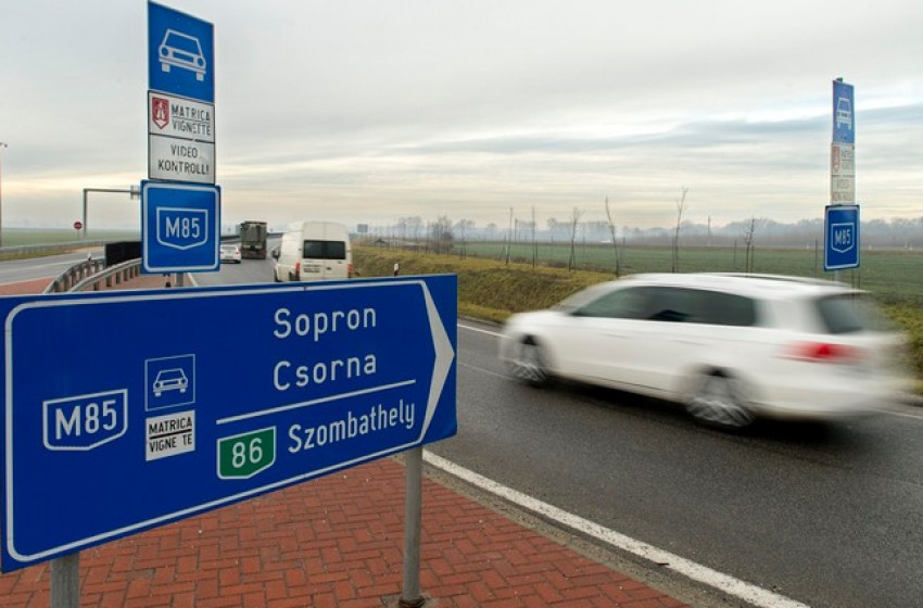 Topon a Győr-Moson-Soproni vármegyei autópálya-matricák népszerűsége